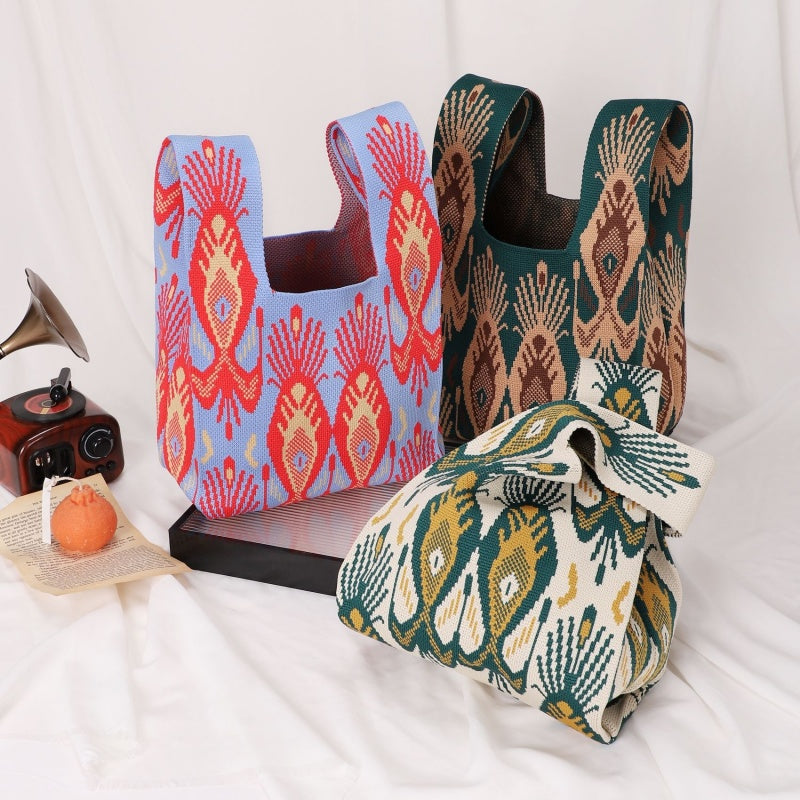 Edreis-patterned knitted handbag
