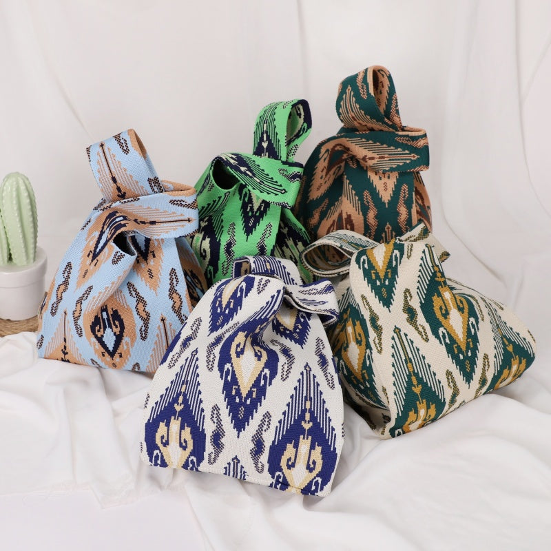Edreis-patterned knitted handbag