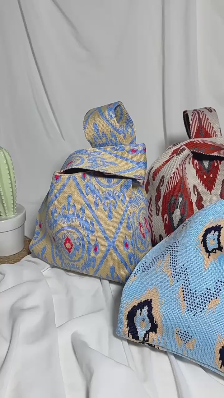 Edreis-patterned knitted handbag